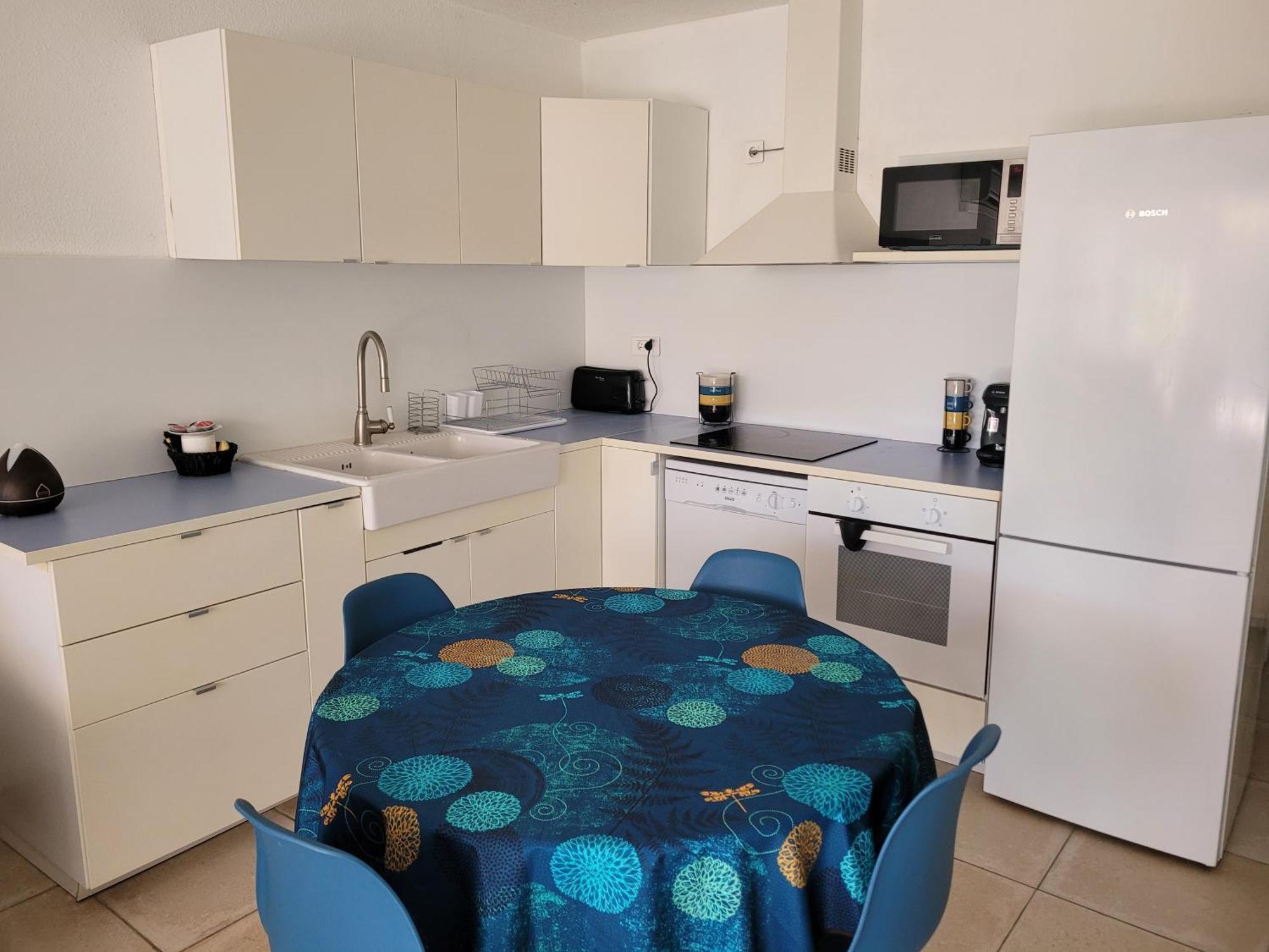 Appartement Spacieux Rez De Jardin Vue Sur Port De Plaisance