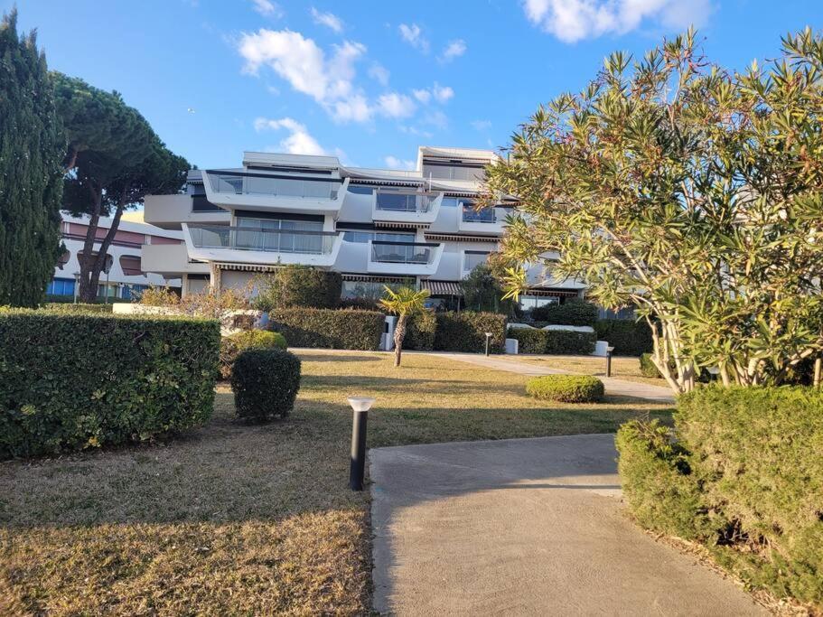 Appartamento Spacieux Rez De Jardin Vue Sur Port De Plaisance Le Grau-du-Roi